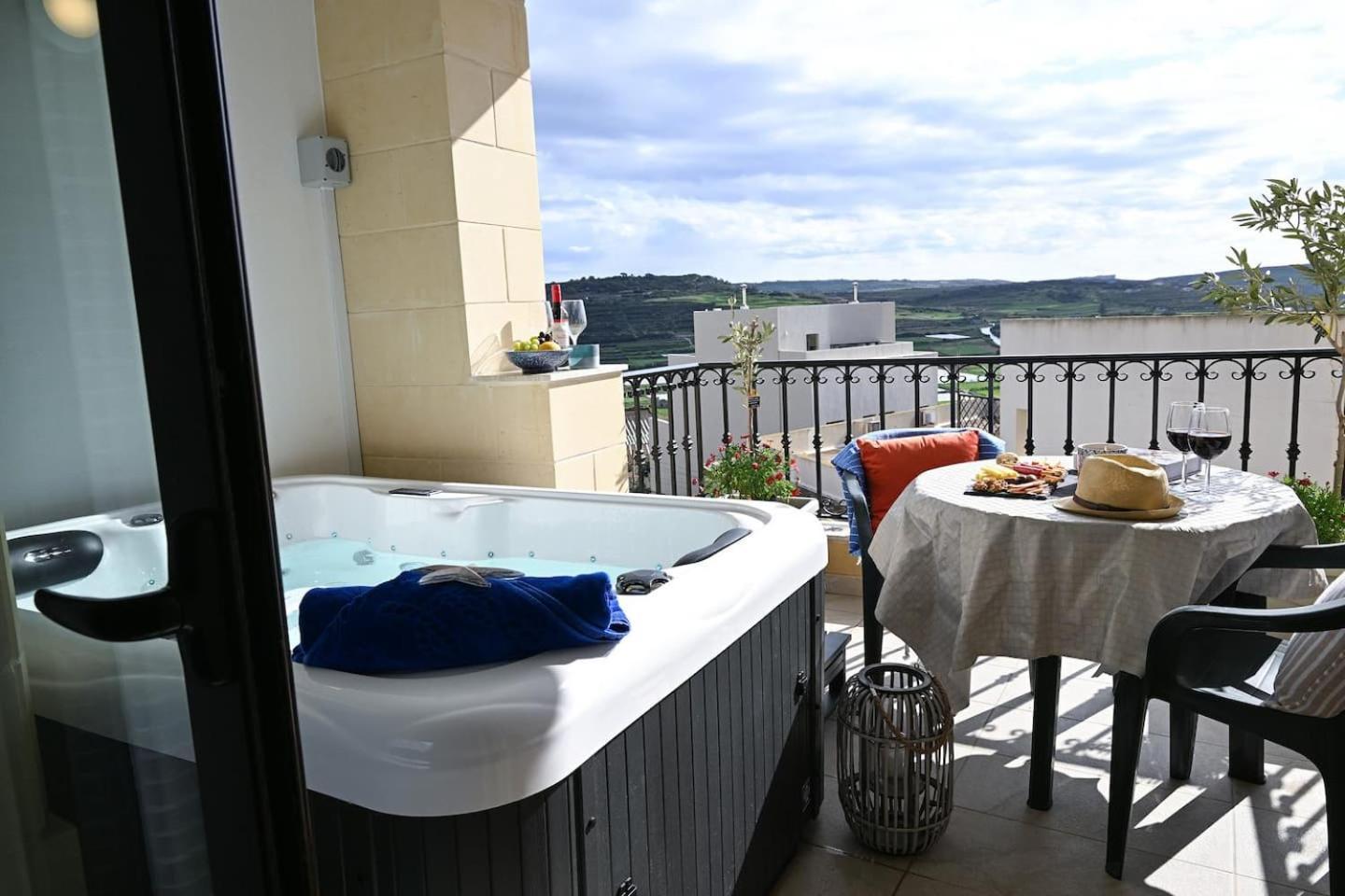 Fl 3 Ta'Lonza Luxury With Hot Tub By Homely Mellieħa Εξωτερικό φωτογραφία