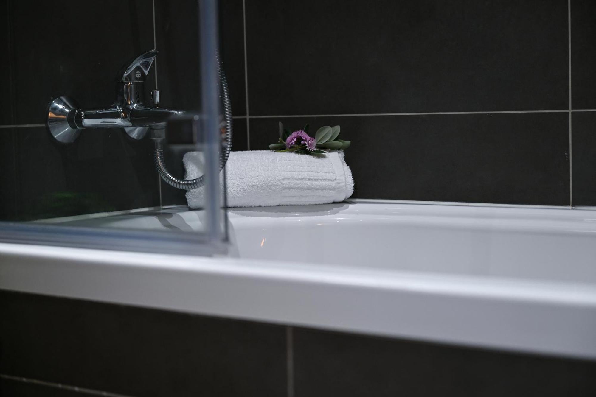Fl 3 Ta'Lonza Luxury With Hot Tub By Homely Mellieħa Εξωτερικό φωτογραφία