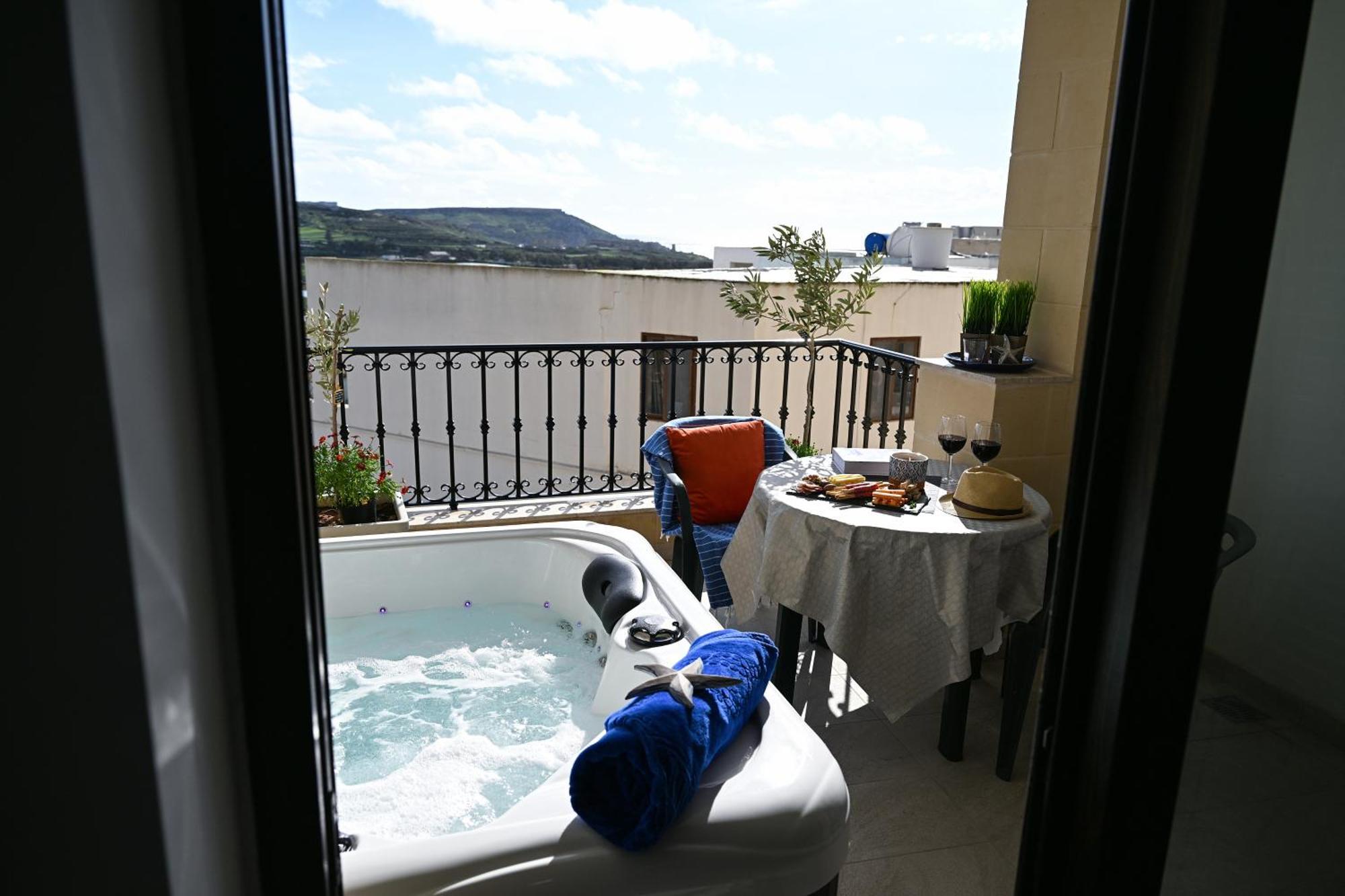 Fl 3 Ta'Lonza Luxury With Hot Tub By Homely Mellieħa Εξωτερικό φωτογραφία